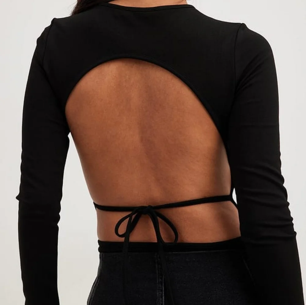 NA-KD Open Back Bodysuit - Picture 2 of 14